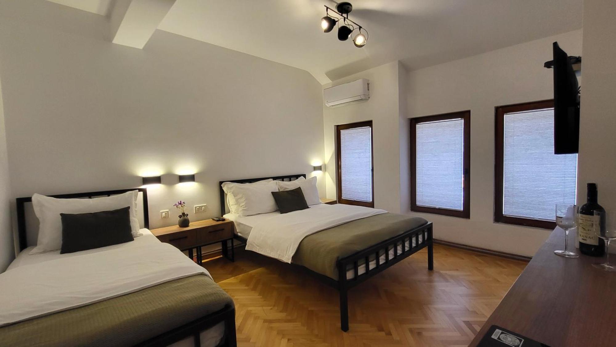 Grand Boutique Hotel Prishtinë Luaran gambar